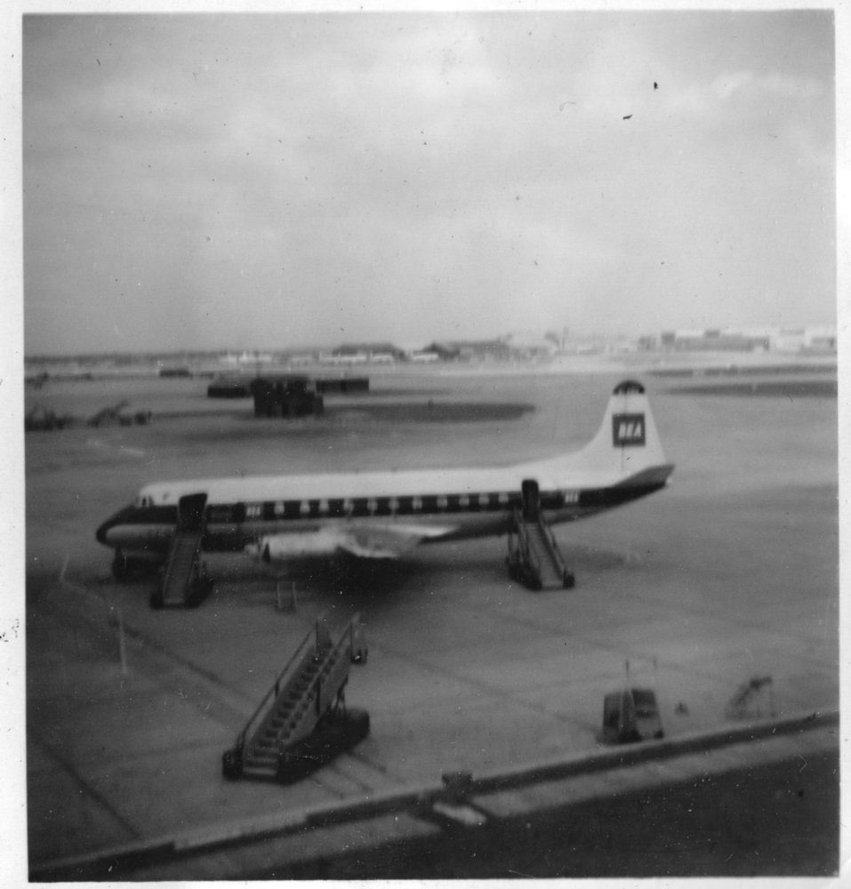 94197255_Schooltriptoheathrow2.thumb.jpg.349eb3a960366c84862811bd6fb743a2.jpg