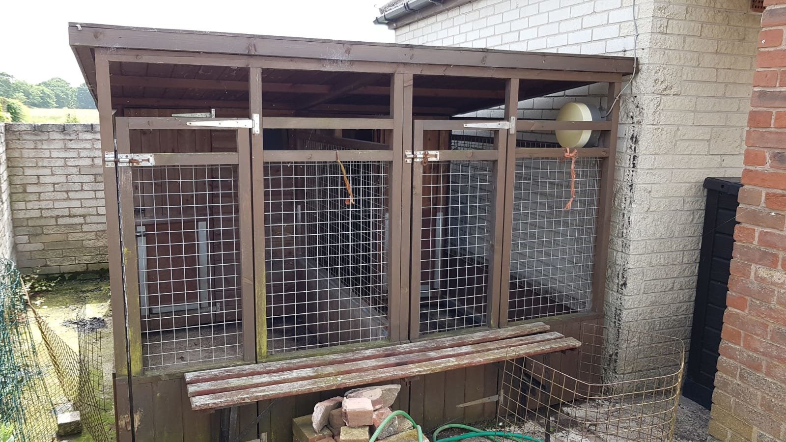 Double kennel & run. 10ft x 8ft