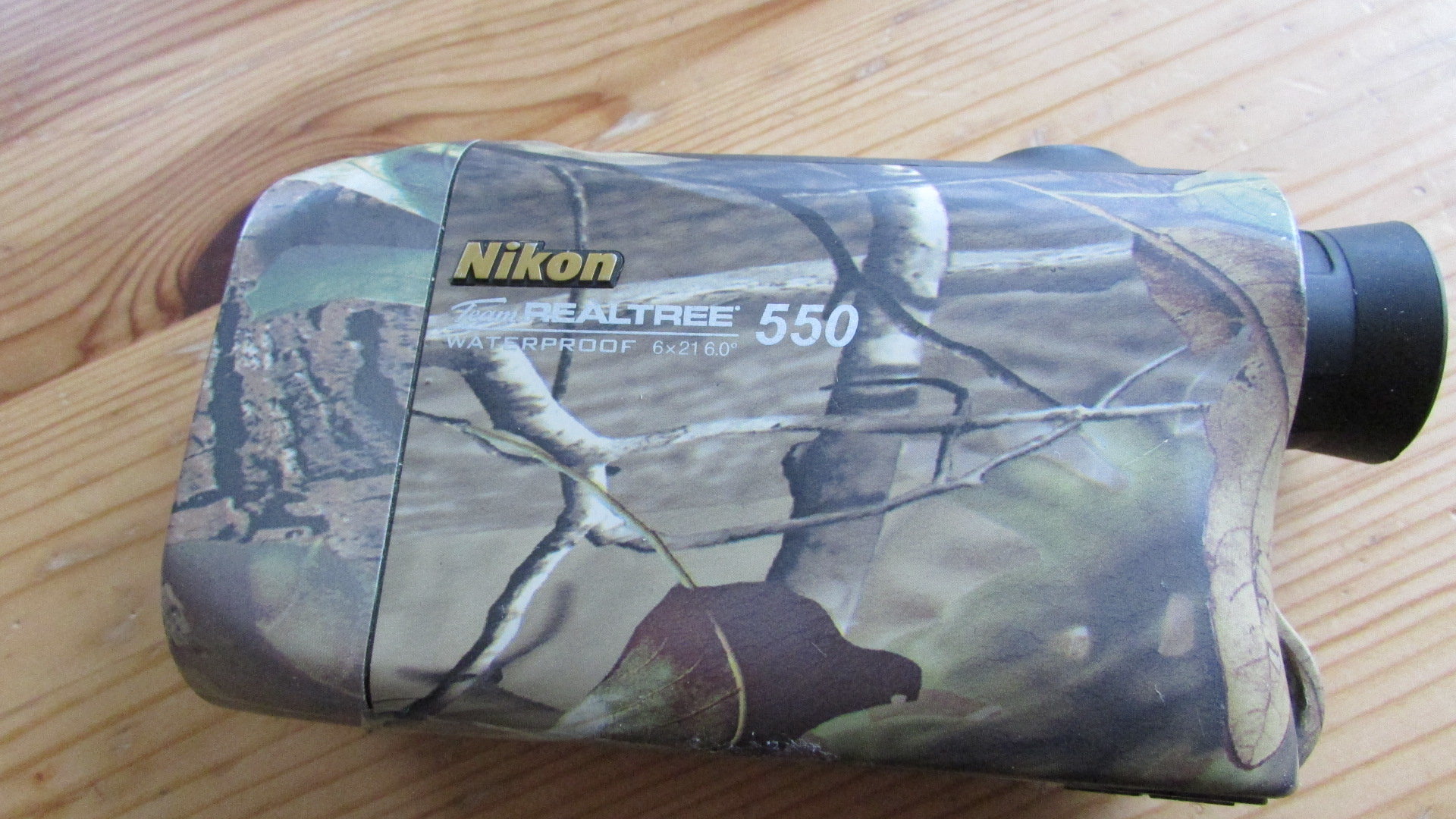 Laser range finder. Nikon. Realtree