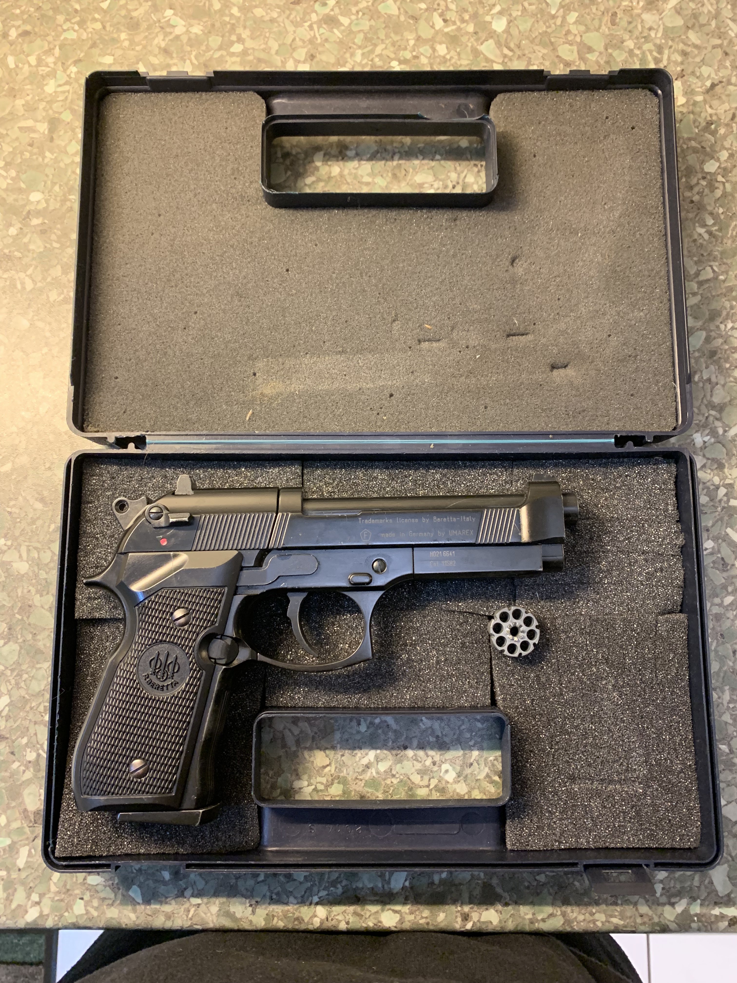 Beretta 92fs .177 air pistol