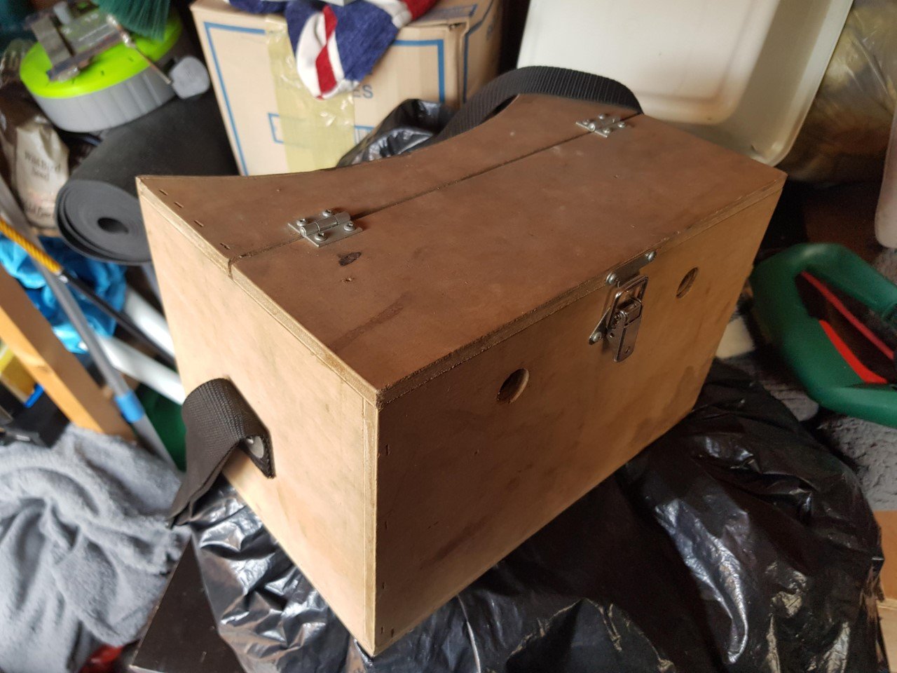 Single bowback ferret box