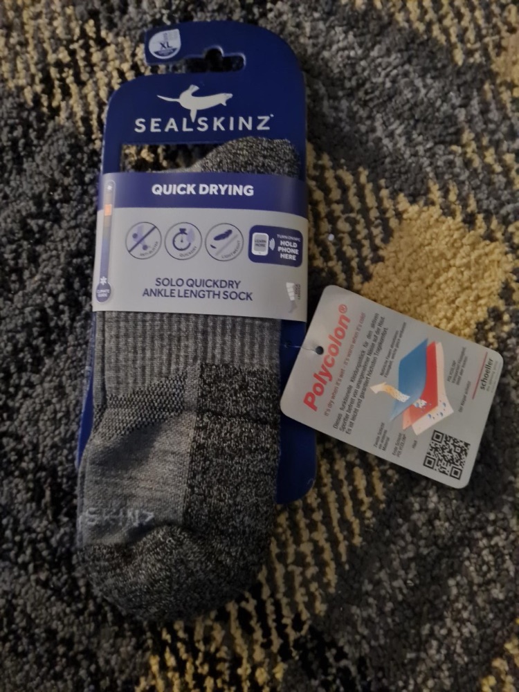 Brand new sealed SEALSKINZ SOCKS