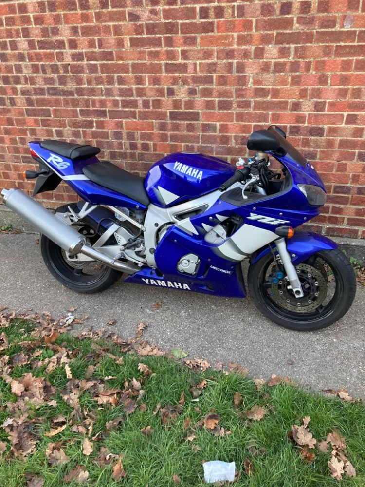 Yamaha R6 year 2000