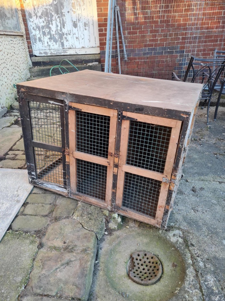 FREE...Wooden travel box for 3 dogs