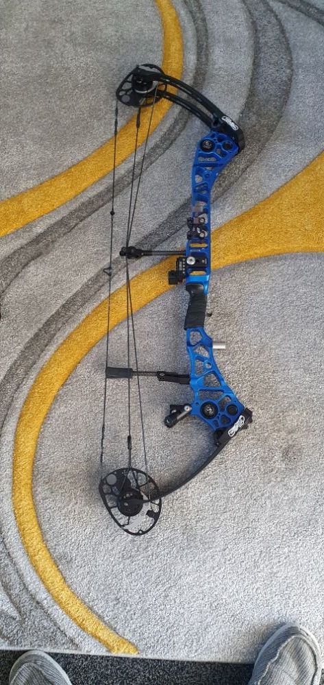 Matthews Halon X compound bow